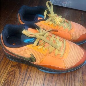 Boys JA Morant sneakers sz 7